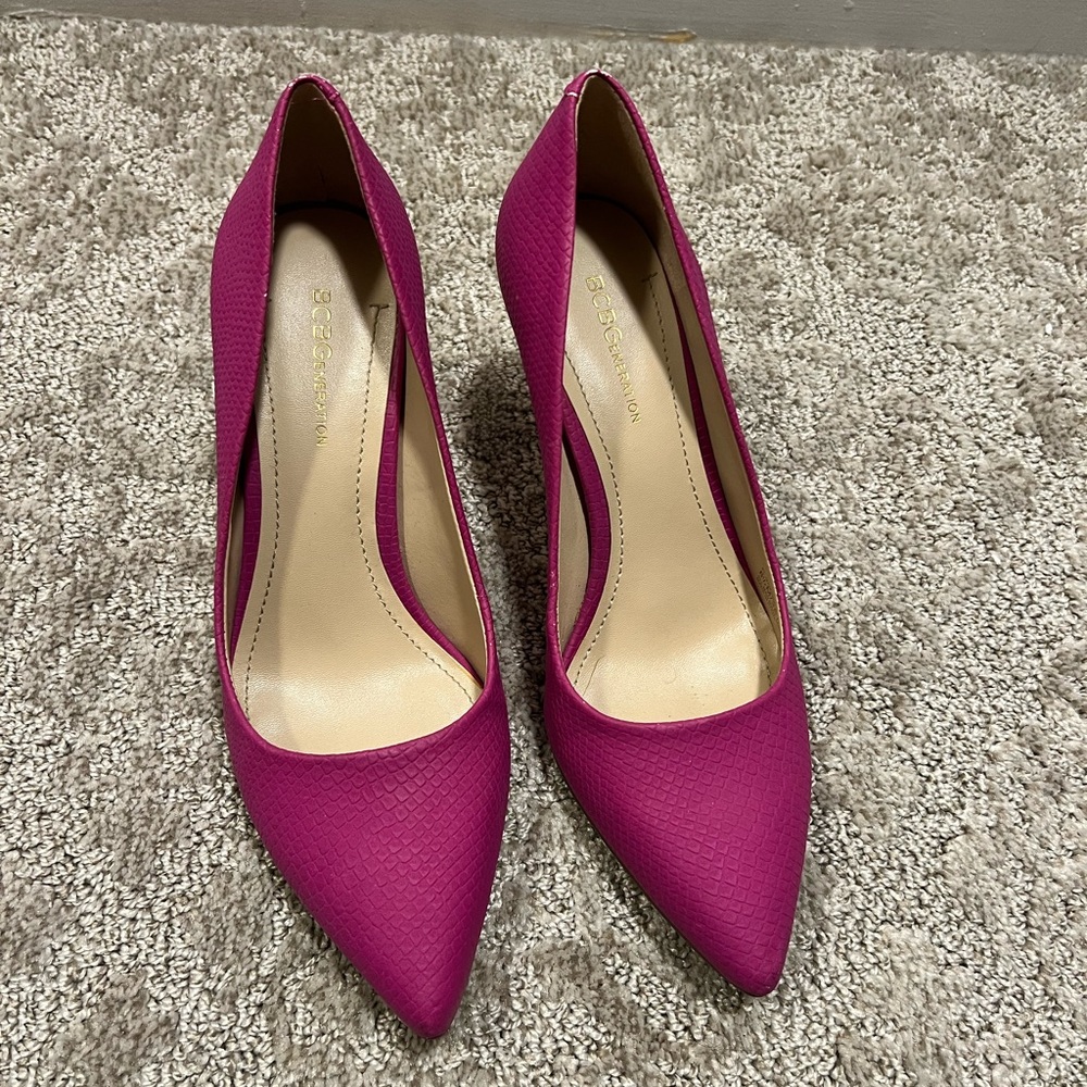 BCBG high heel pump